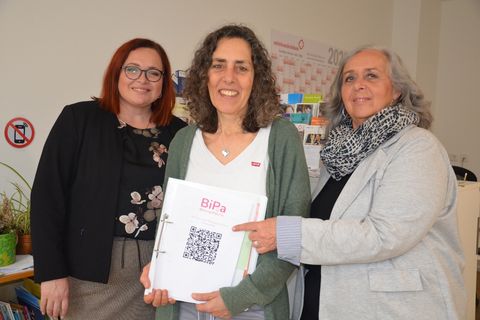 Sie freuen sich über weitere Bildungspaten in Königsbach-Stein: Bildungspatin Anna Degenstein, Schulsozialarbeiterin Rita Boob und Angelika Schweizer vom Verein „miteinanderleben“ (von links).